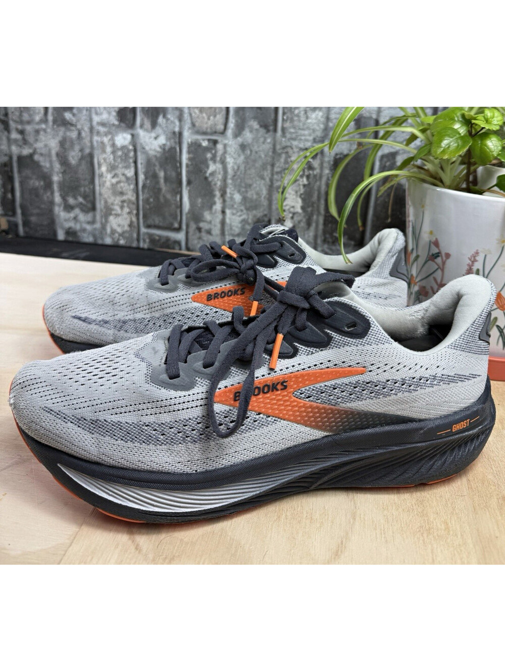 Brooks Ghost Men's US 9.5 2E Wide Gray/Black/Orange Low Top Lace-Up Sneaker